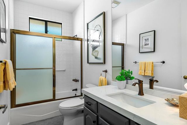 21 Mission Palms W, Rancho Mirage, CA 92270