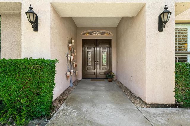 21 Mission Palms W, Rancho Mirage, CA 92270