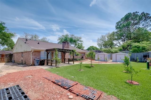 12010 Mulholland Drive, Meadows Place, TX 77477