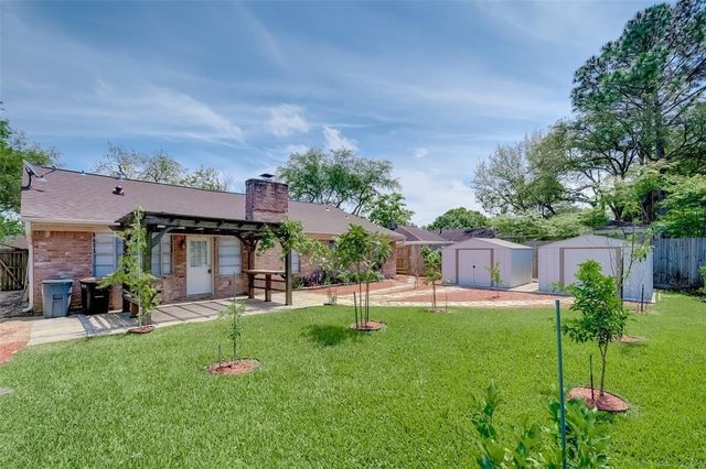 12010 Mulholland Drive, Meadows Place, TX 77477