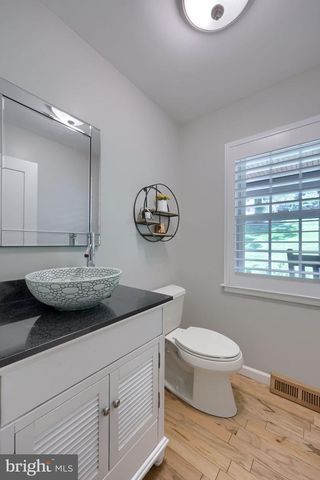 735 CARROLL RD, York, PA 17403