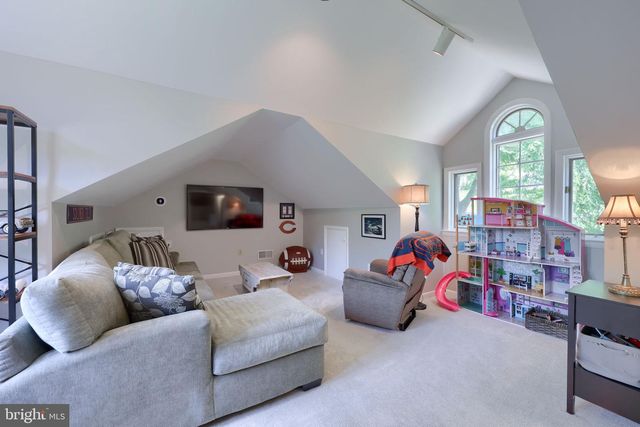735 CARROLL RD, York, PA 17403