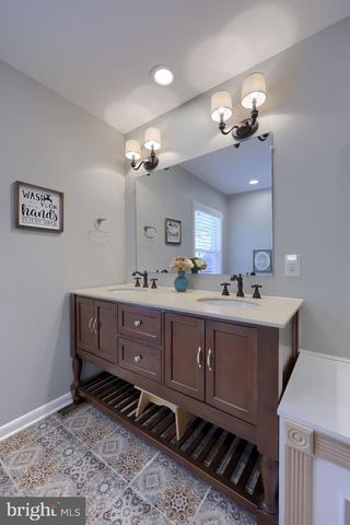 735 CARROLL RD, York, PA 17403