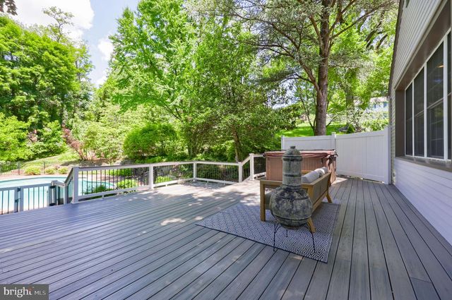 735 CARROLL RD, York, PA 17403