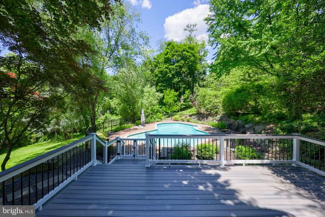 735 CARROLL RD, York, PA 17403