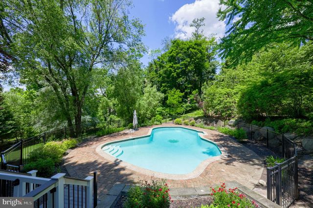 735 CARROLL RD, York, PA 17403
