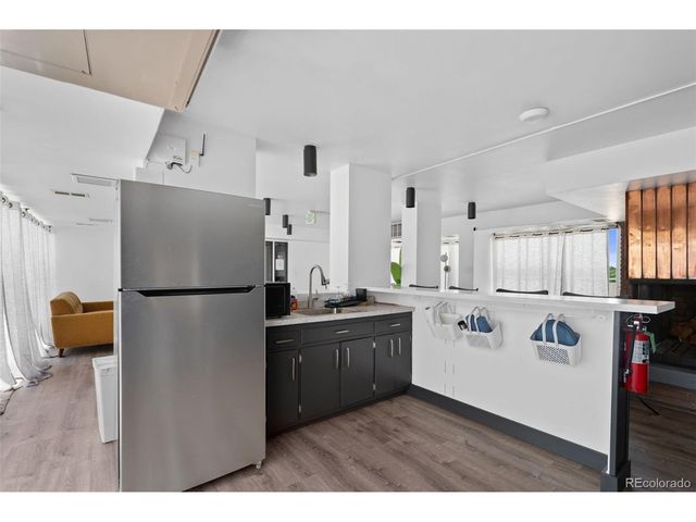 1121 Albion St 609, Denver, CO 80220