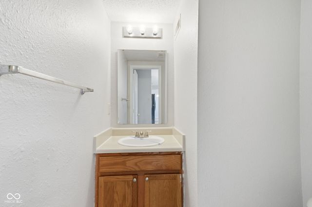 7414 Sedgewick Way, Indianapolis, IN 46256