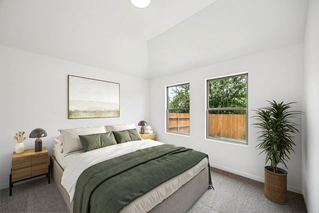 435 Lucky Ave, Elgin, TX 78621