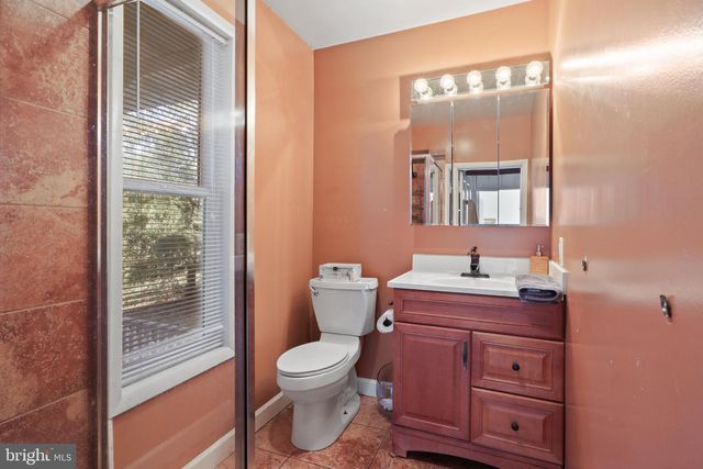 206 GROVE AVE, Washington Grove, MD 20880