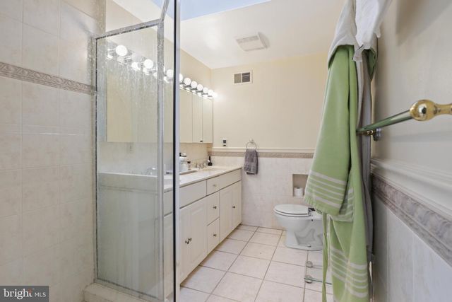 206 GROVE AVE, Washington Grove, MD 20880