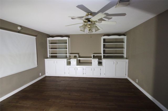 401 E 5th St, Sweeny, TX 77480