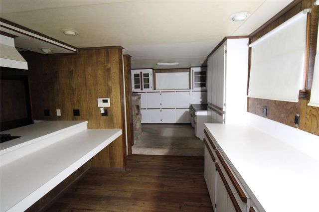 401 E 5th St, Sweeny, TX 77480