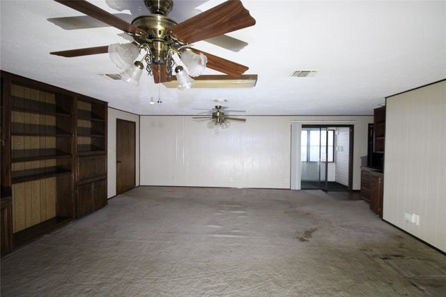 401 E 5th St, Sweeny, TX 77480