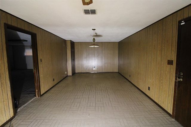 401 E 5th St, Sweeny, TX 77480