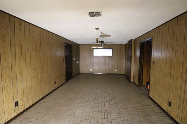 401 E 5th St, Sweeny, TX 77480