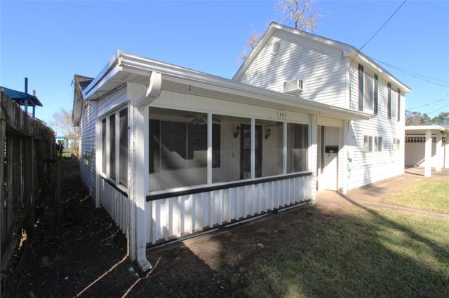 401 E 5th St, Sweeny, TX 77480