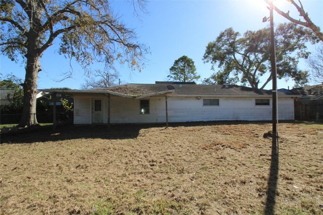 401 E 5th St, Sweeny, TX 77480
