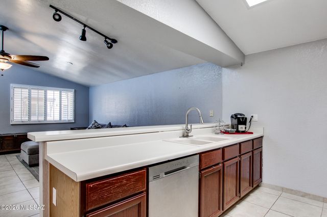 978 W Lockwood Lane, Tucson, AZ 85704