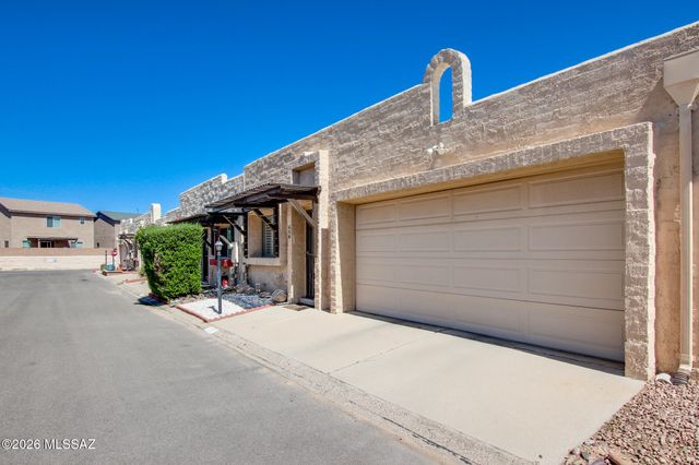 978 W Lockwood Lane, Tucson, AZ 85704