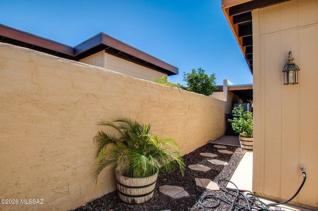 978 W Lockwood Lane, Tucson, AZ 85704