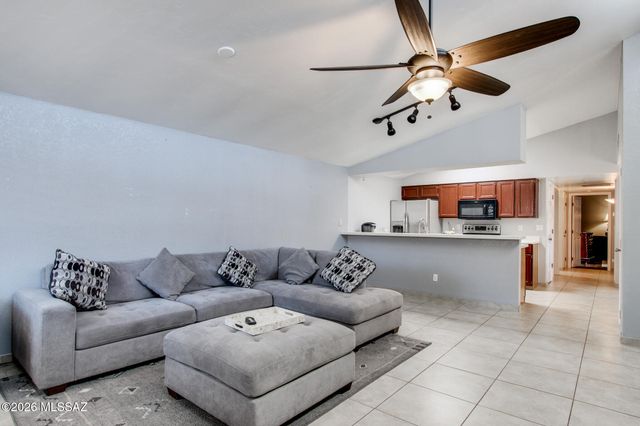 978 W Lockwood Lane, Tucson, AZ 85704