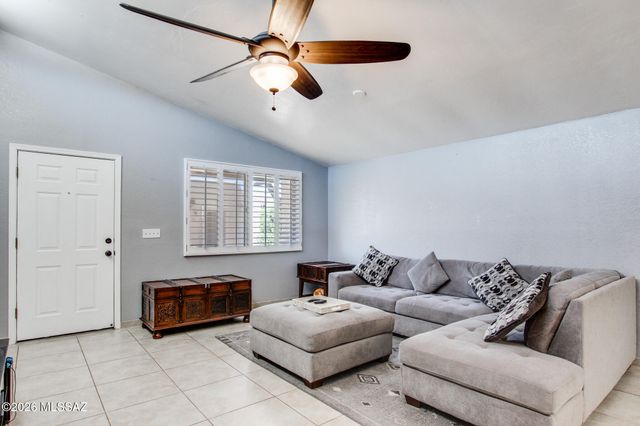 978 W Lockwood Lane, Tucson, AZ 85704