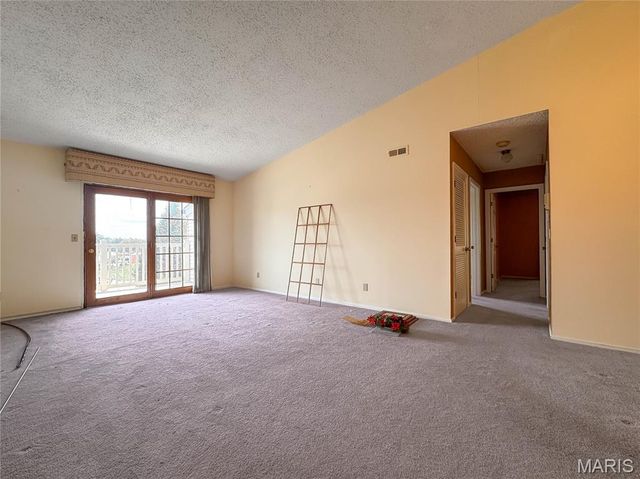 56 Meadow Ridge F, Columbia, IL 62236