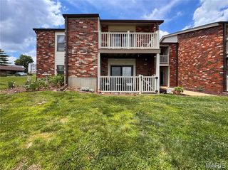 56 Meadow Ridge F, Columbia, IL 62236