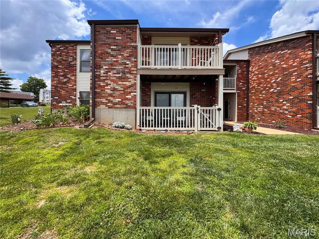 56 Meadow Ridge F, Columbia, IL 62236