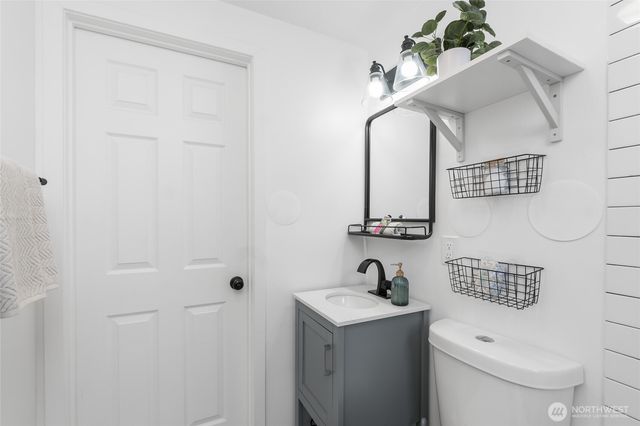 909 N 170th Street, Shoreline, WA 98133