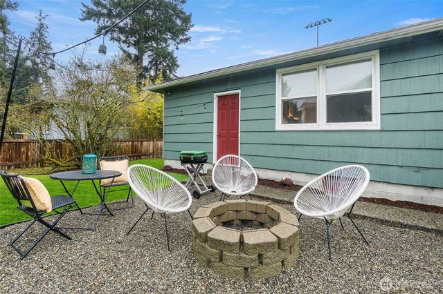 909 N 170th Street, Shoreline, WA 98133