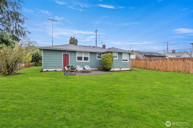 909 N 170th Street, Shoreline, WA 98133