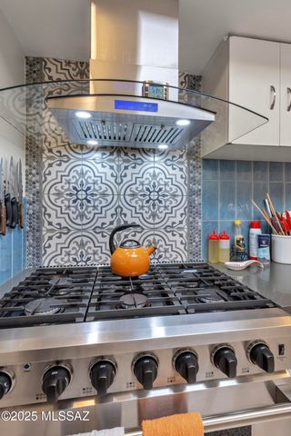 6945 E Arrowhead Place, Tucson, AZ 85715