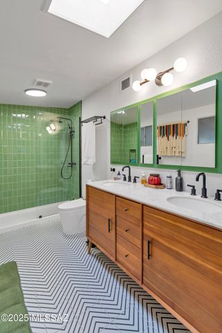 6945 E Arrowhead Place, Tucson, AZ 85715