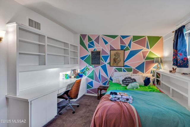 6945 E Arrowhead Place, Tucson, AZ 85715