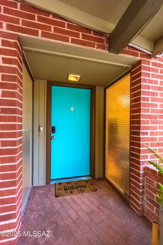 6945 E Arrowhead Place, Tucson, AZ 85715