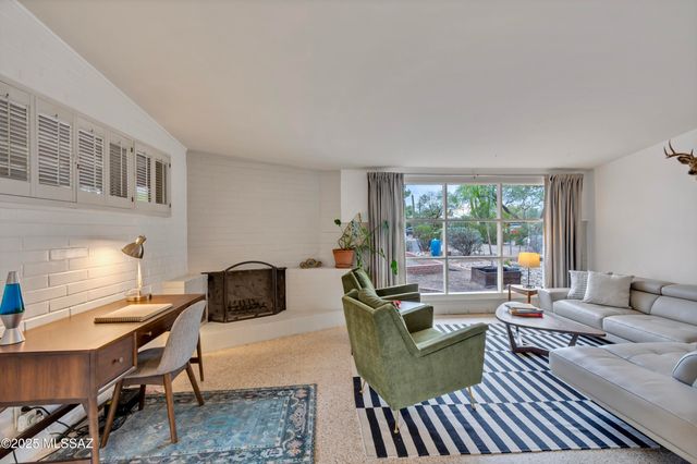 6945 E Arrowhead Place, Tucson, AZ 85715