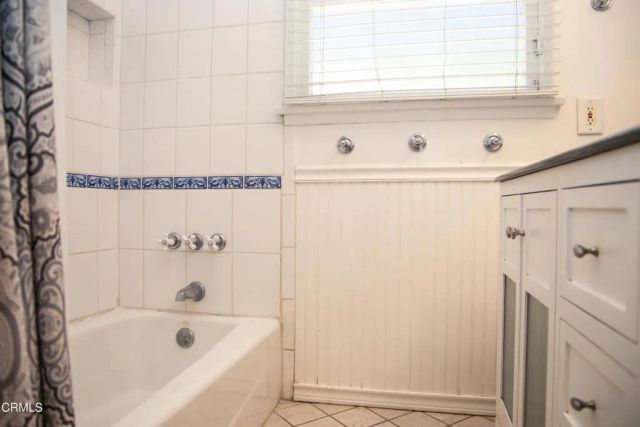 7601 Flight Avenue, Los Angeles, CA 90045