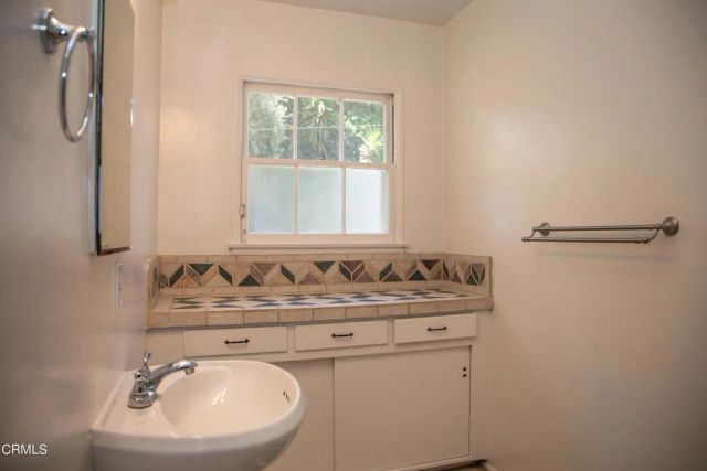 7601 Flight Avenue, Los Angeles, CA 90045