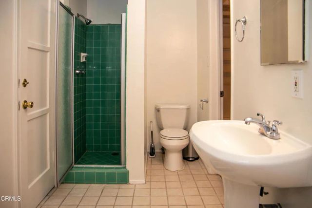 7601 Flight Avenue, Los Angeles, CA 90045