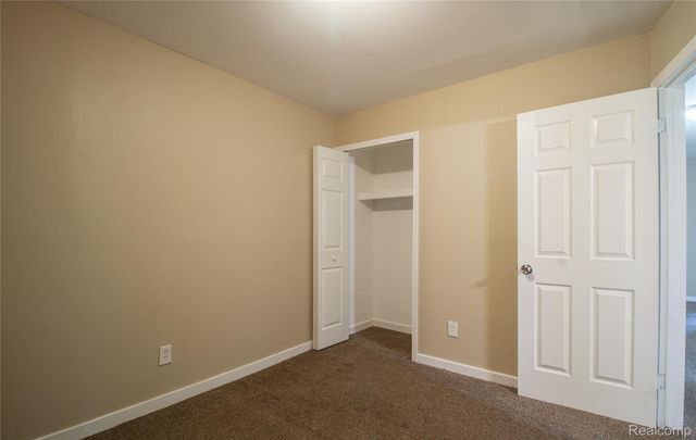 20442 Greenlawn Street, Detroit, MI 48221