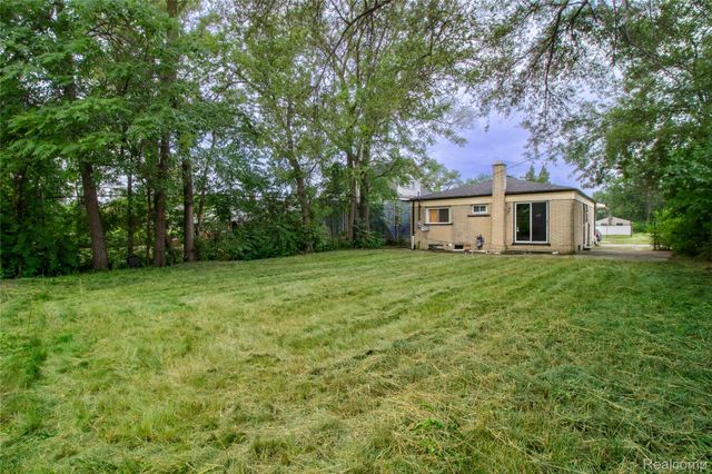 20442 Greenlawn Street, Detroit, MI 48221