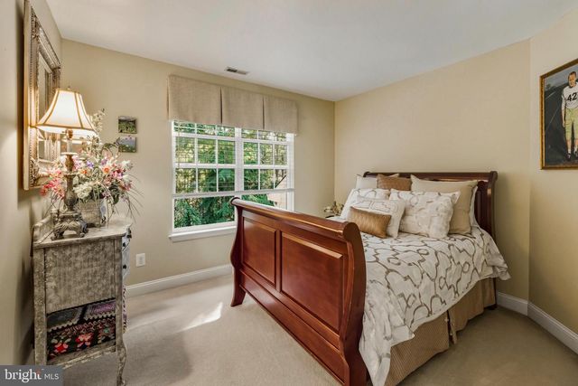 267 CHURCHILL DR, Egg Harbor Township, NJ 08234