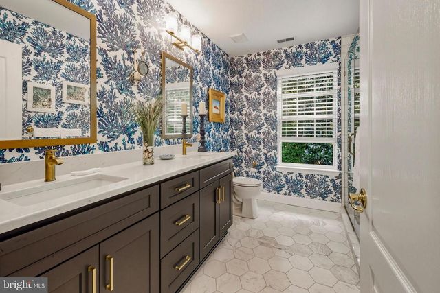 267 CHURCHILL DR, Egg Harbor Township, NJ 08234