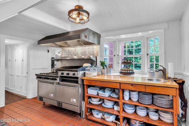 2041 Raritan Road, Scotch Plains, NJ 07076