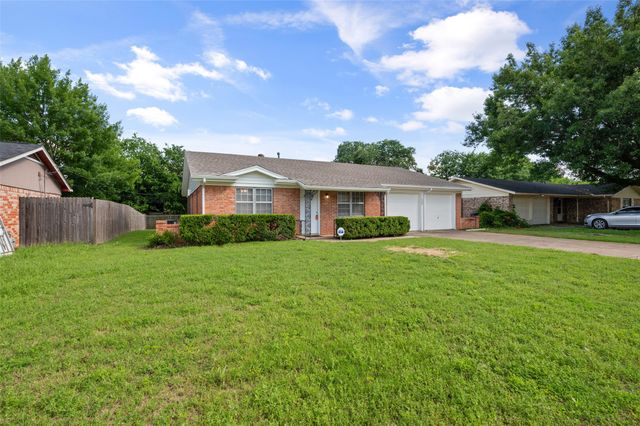 230 NE Craig Street, Burleson, TX 76028