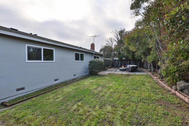 20087 Pacifica Drive, Cupertino, CA 95014