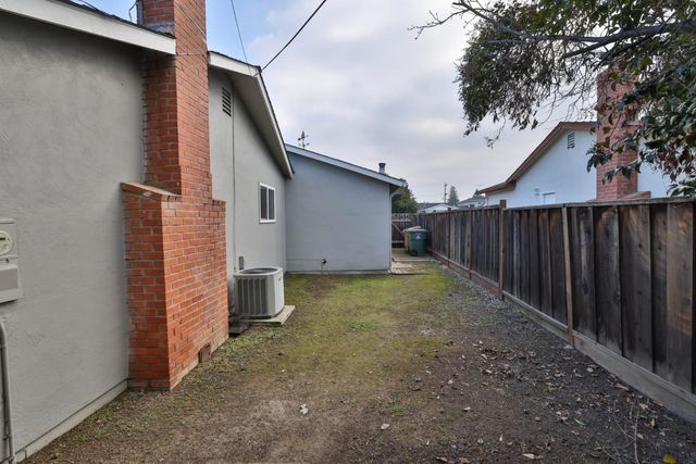 20087 Pacifica Drive, Cupertino, CA 95014