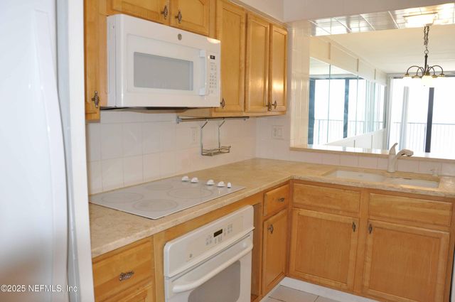 1301 S 1ST Street 906, Jacksonville Beach, FL 32250